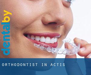 Orthodontist in Actis