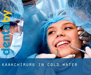 Kaakchirurg in Cold Water
